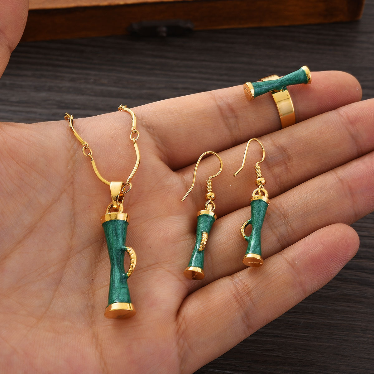 Модный ювелирный набор золотог – обзор и цена Men Accessories India